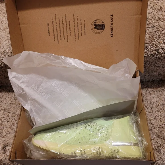 Kenneth Cole Reaction Cameron Jewel EZ-ON Slip-On Sneaker - Picture 10 of 11